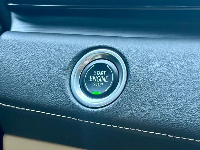 Used 2021 Cadillac Escalade Premium Luxury w/ Driver Assist Tech Package image 21