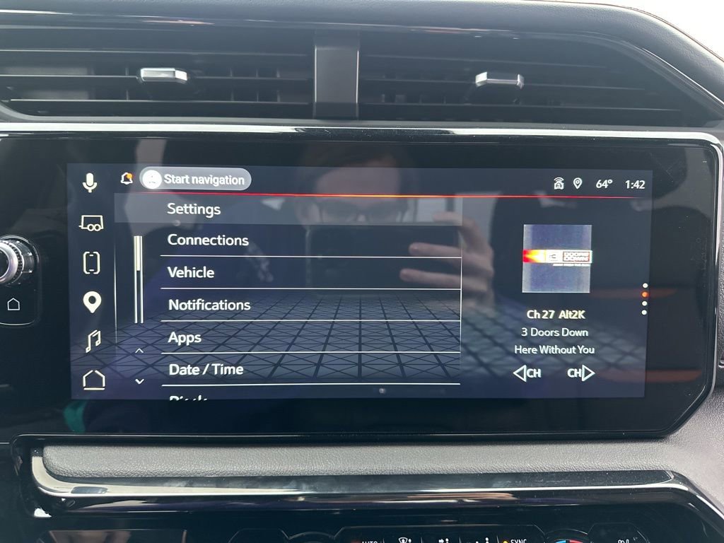 Used 2025 GMC Sierra 2500 AT4 w/ Technology Package image 41