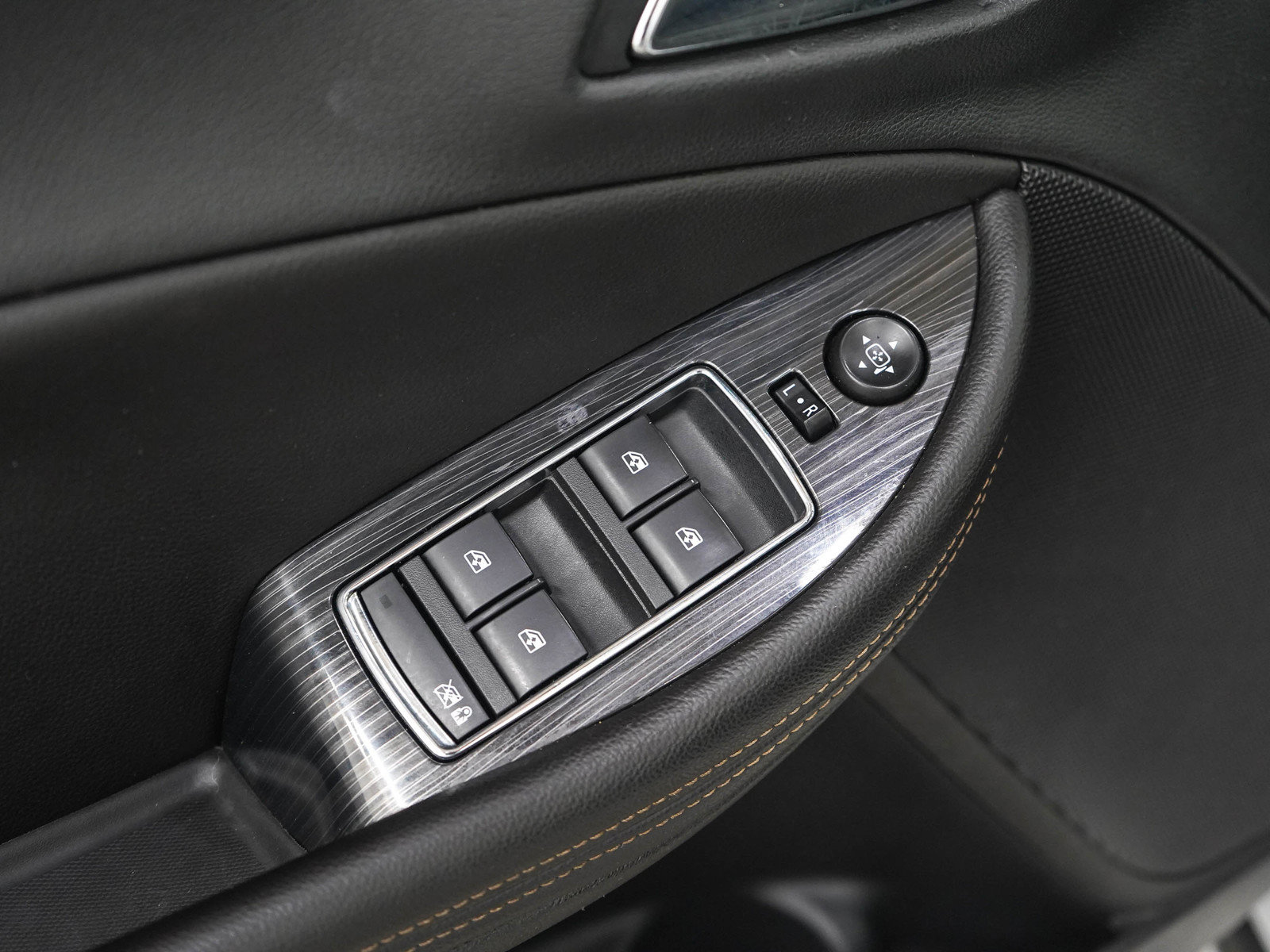 Used 2018 Chevrolet Impala LT FWD image 18
