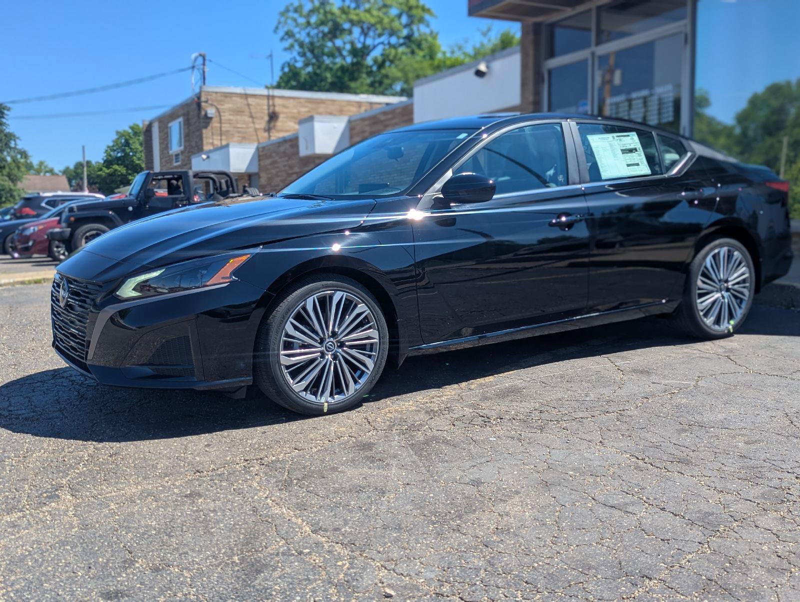 New 2026 Nissan Altima 2.5 SV FWD image 3
