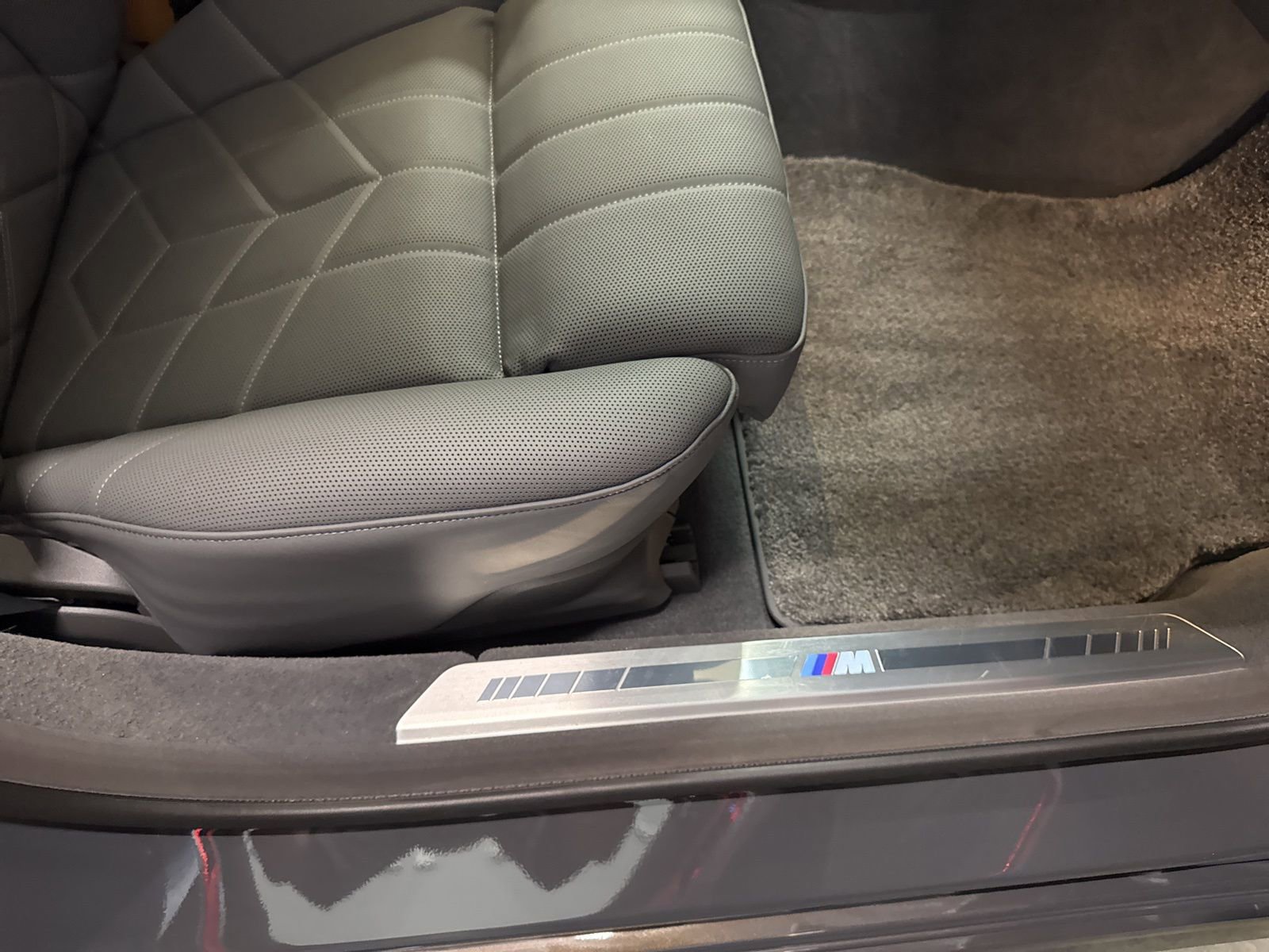 Used 2025 BMW i7 xDrive60 image 29