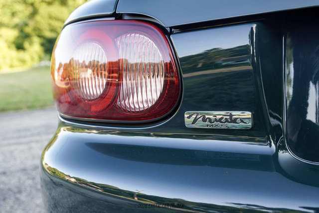 Used 2001 MAZDA MX-5 Miata RWD image 51