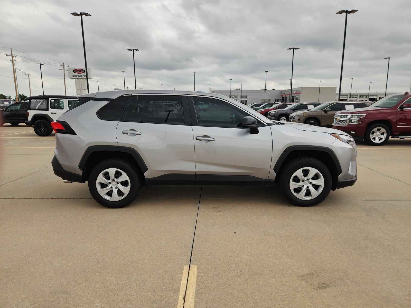 Used 2023 Toyota RAV4 XSE AWD/4WD image 7