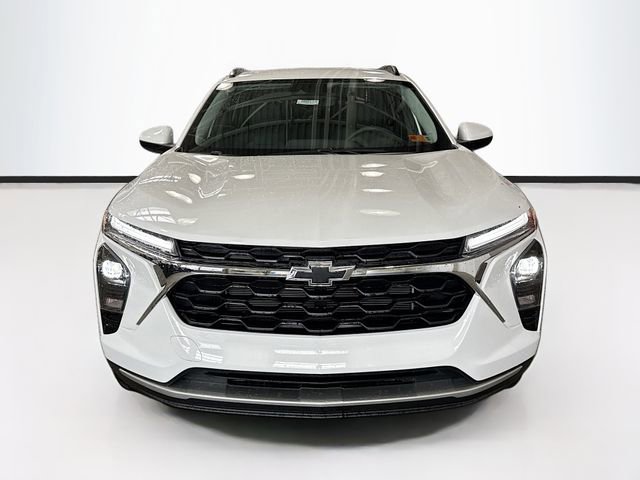 New 2026 Chevrolet Trax LT w/ LPO, Blackout Package image 4