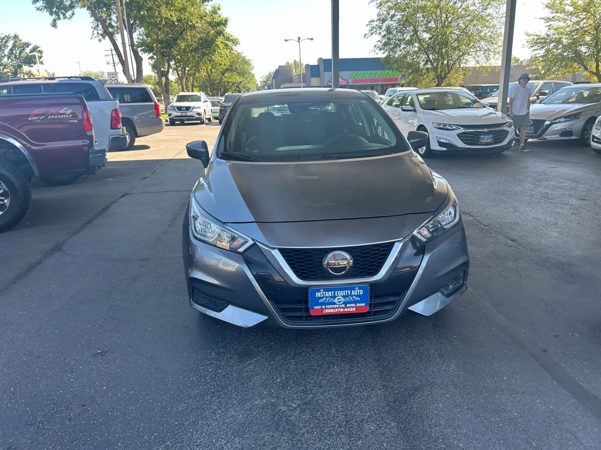 Used 2021 Nissan Versa SV image 2