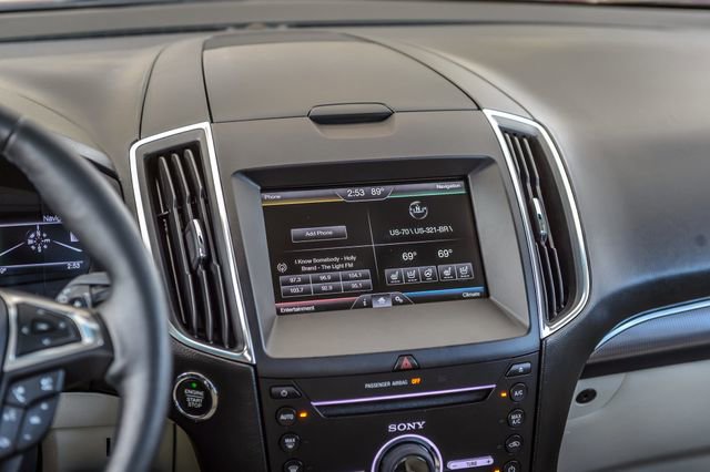 Used 2015 Ford Edge Titanium w/ Equipment Group 301A AWD/4WD image 29