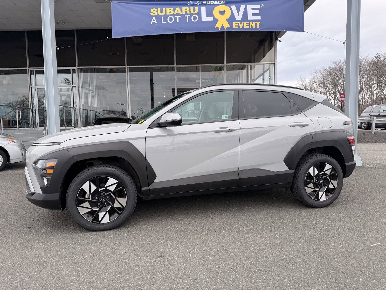 Used 2025 Hyundai Kona SEL image 1