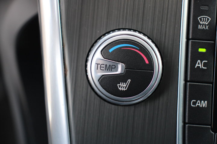 Used 2015 Volvo XC60 T5 Premier w/ Protection Package image 28