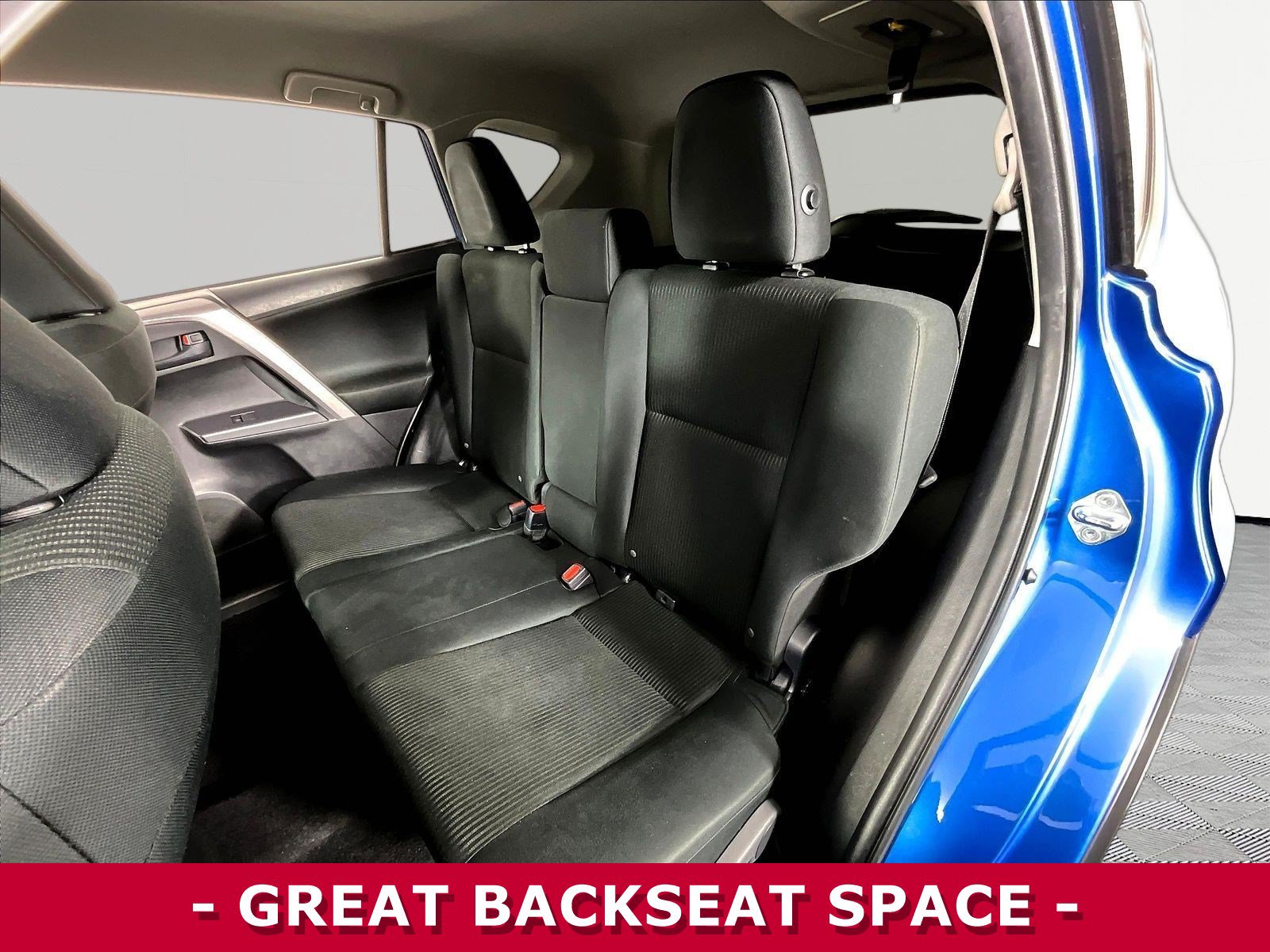Used 2018 Toyota RAV4 LE w/ All Weather Liner Package FWD image 22