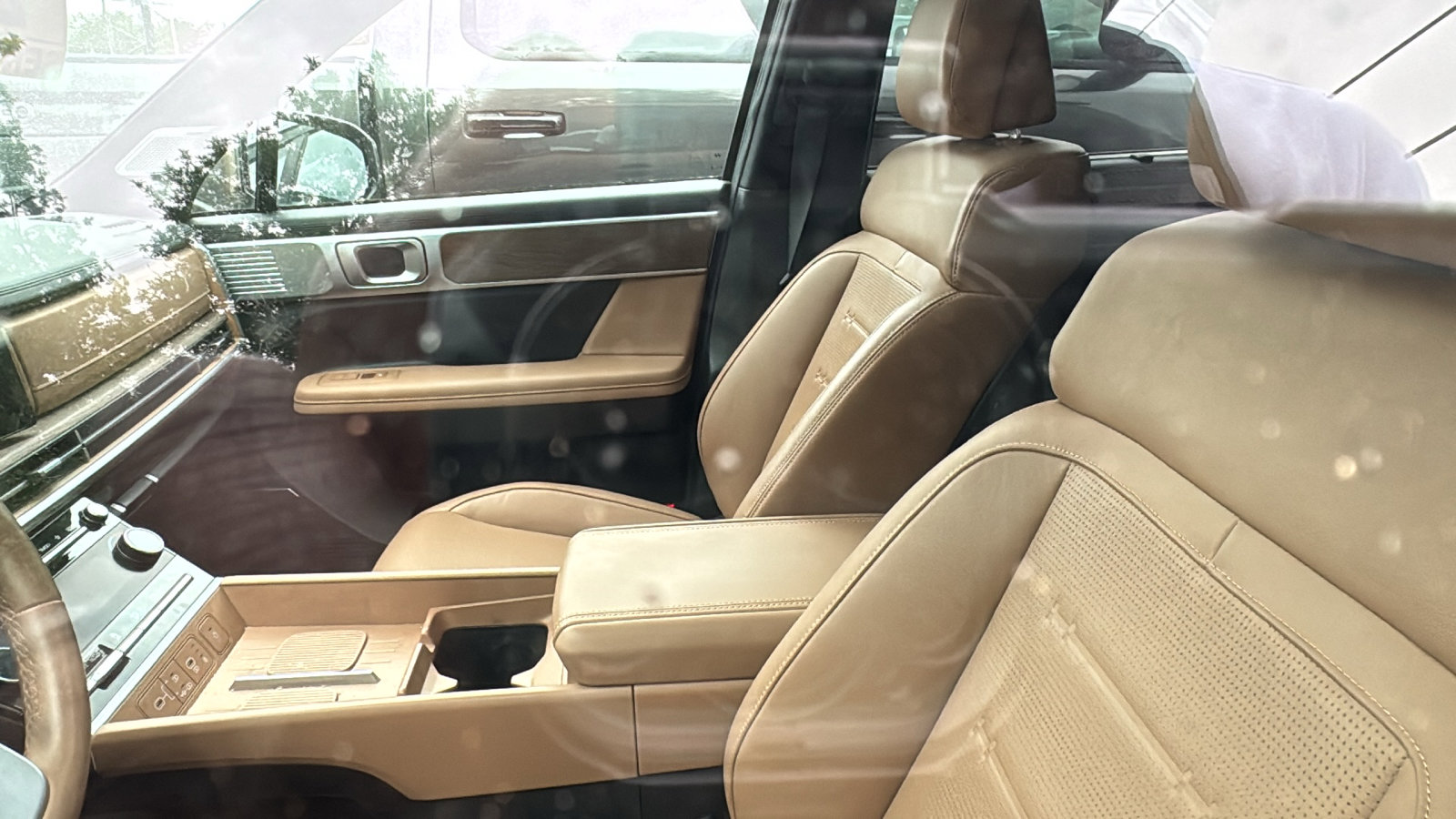 Used 2024 Hyundai Santa Fe Limited image 9