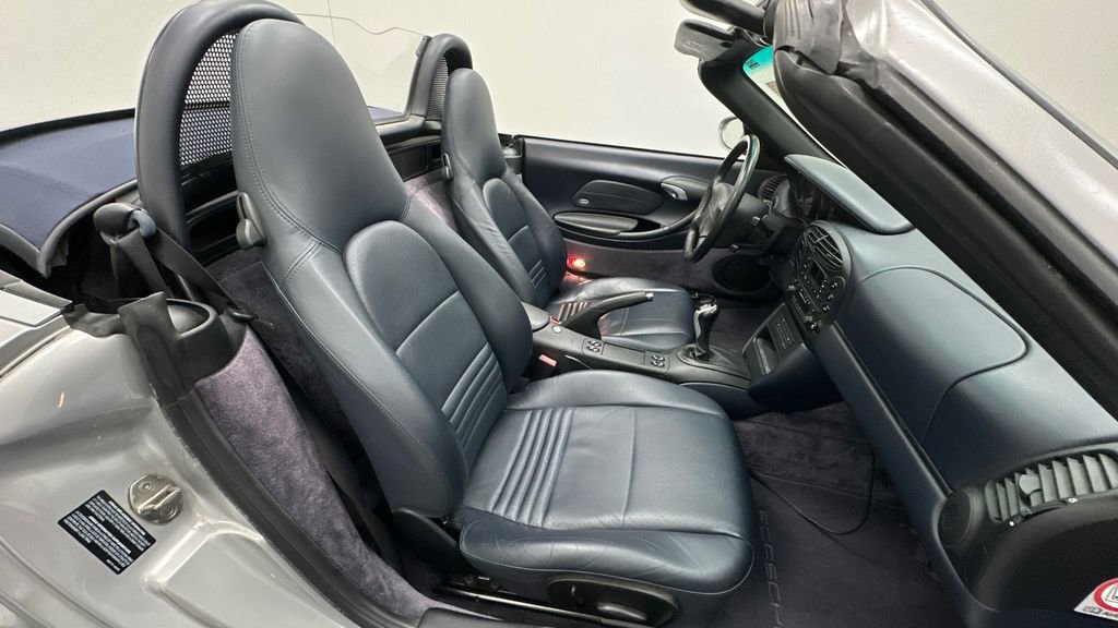 Used 2000 Porsche Boxster image 10