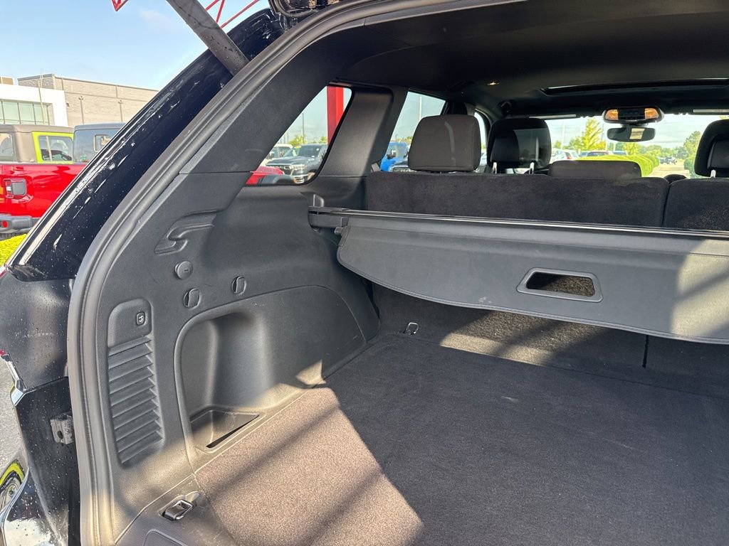 Used 2022 Jeep Grand Cherokee Laredo E w/ Security & Convenience Group image 27