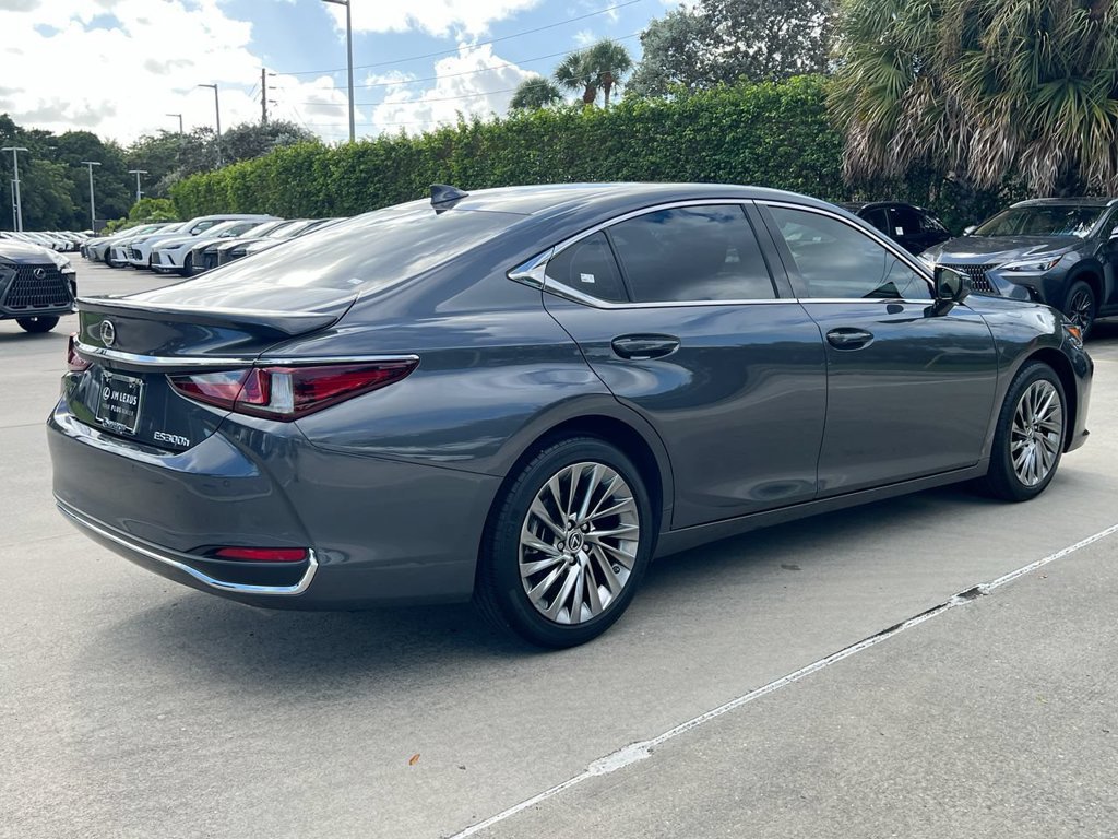 Certified 2024 Lexus ES 300h Ultra Luxury w/ Accessory Package (Z2) FWD image 7
