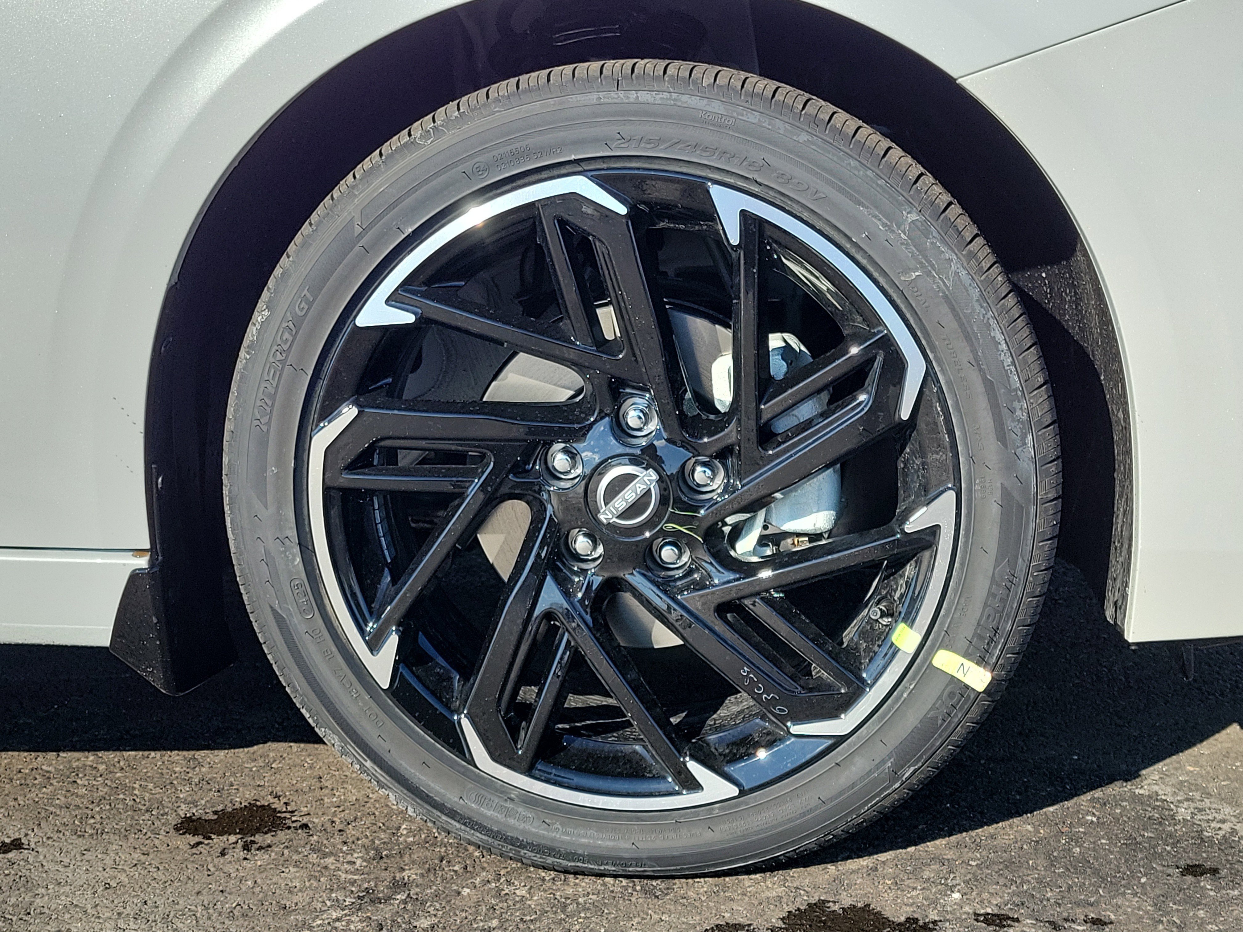 New 2026 Nissan Sentra SR w/ SR Premium Package FWD image 5
