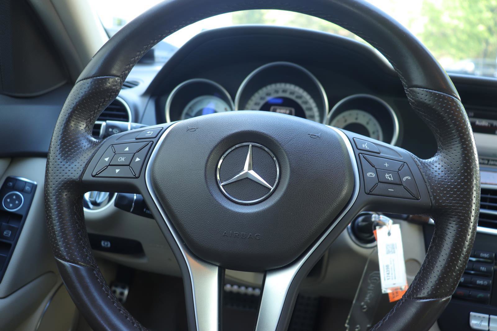 Used 2013 Mercedes-Benz C 250 Luxury image 24