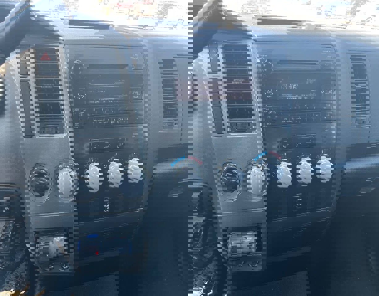 Used 2013 Toyota Tundra 4x4 CrewMax w/ Tow Pkg image 13