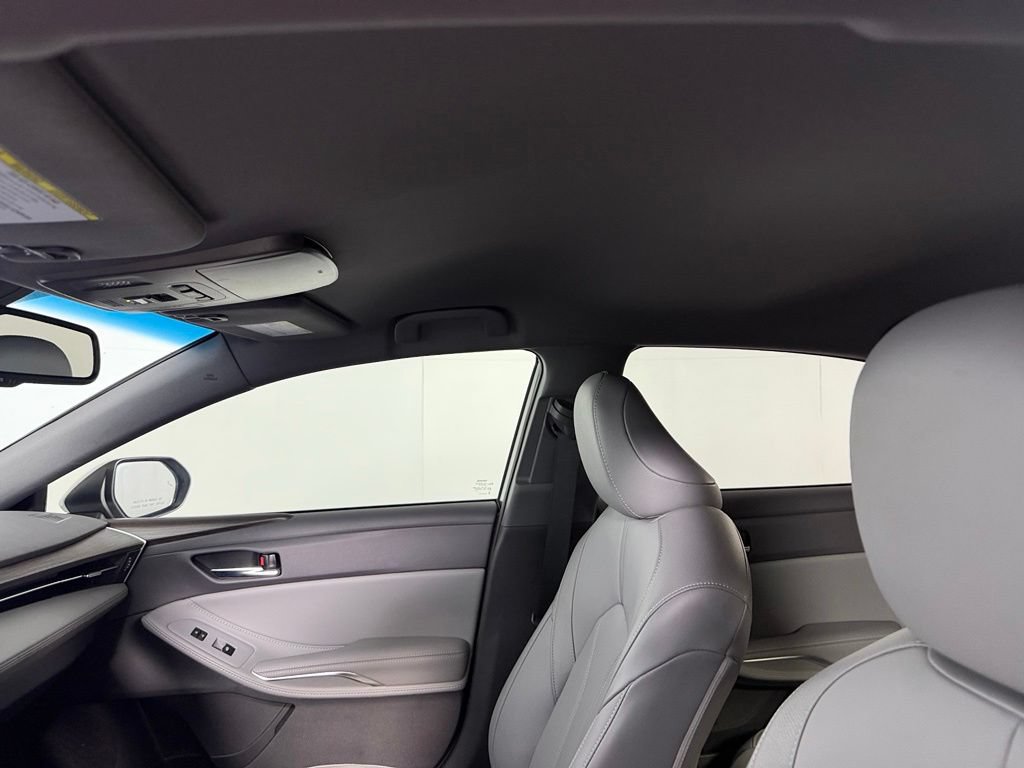 Used 2021 Toyota Avalon XLE w/ Carpet Mat Package (TMS) FWD image 21