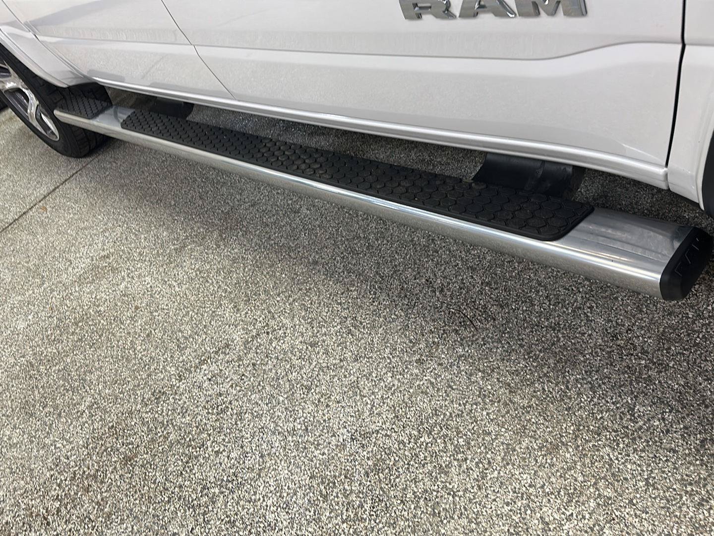 Used 2021 RAM 1500 Laramie AWD/4WD image 14