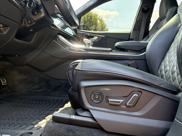 Used 2024 Audi SQ7 Prestige AWD/4WD image 30