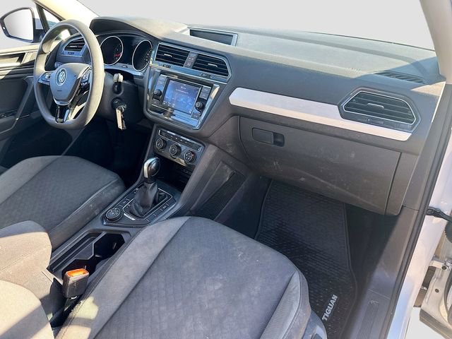 Used 2018 Volkswagen Tiguan S w/ 3rd Row Seat Package AWD/4WD image 27