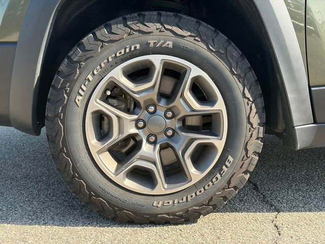 Used 2021 Jeep Cherokee Trailhawk AWD/4WD image 10