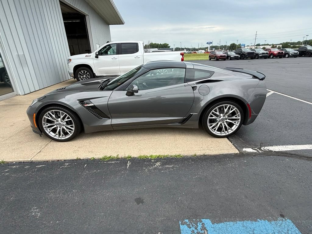 Used 2015 Chevrolet Corvette Z06 w/ 3LZ Preferred Equipment Group RWD image 6