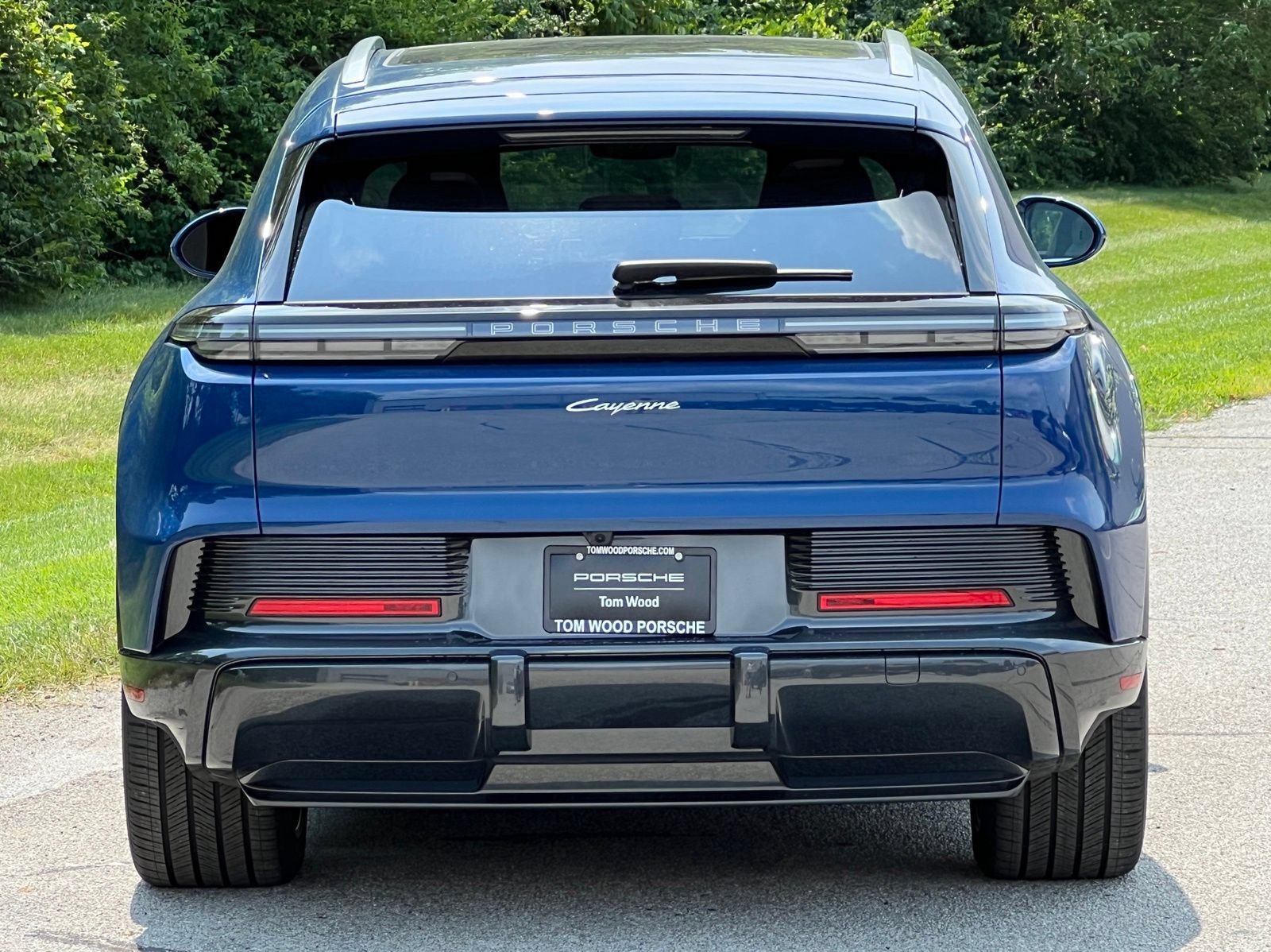 New 2026 Porsche Cayenne Electric AWD/4WD image 8