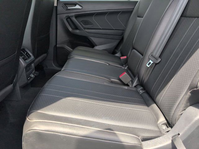 Used 2024 Volkswagen Tiguan SE image 27