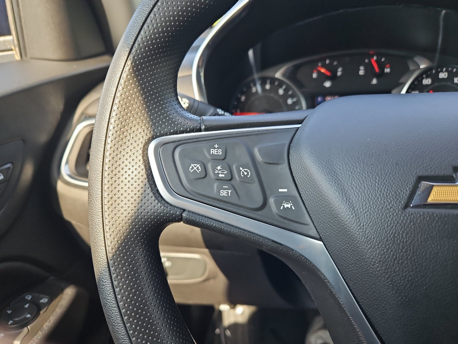 Used 2023 Chevrolet Equinox LT w/ LPO, Floor Liner Package AWD/4WD image 23