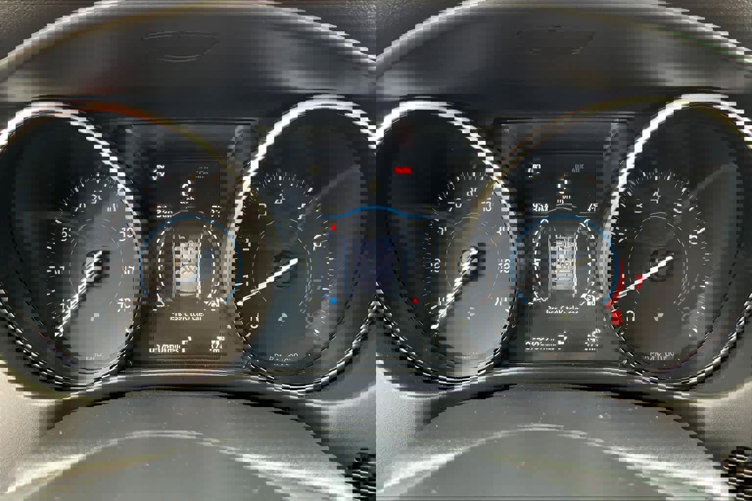 Used 2018 Jaguar XE Premium image 24