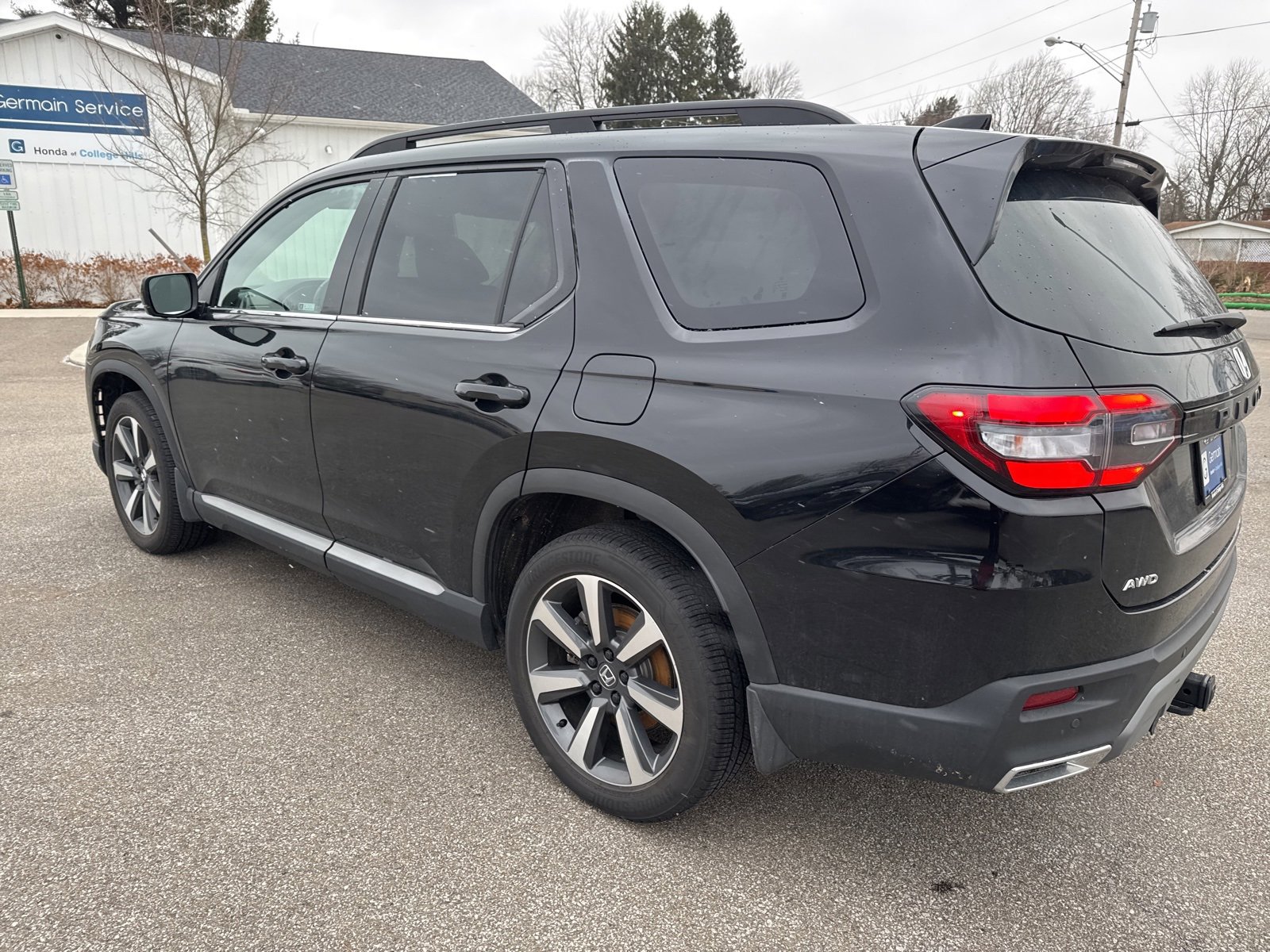 Used 2023 Honda Pilot Elite image 9