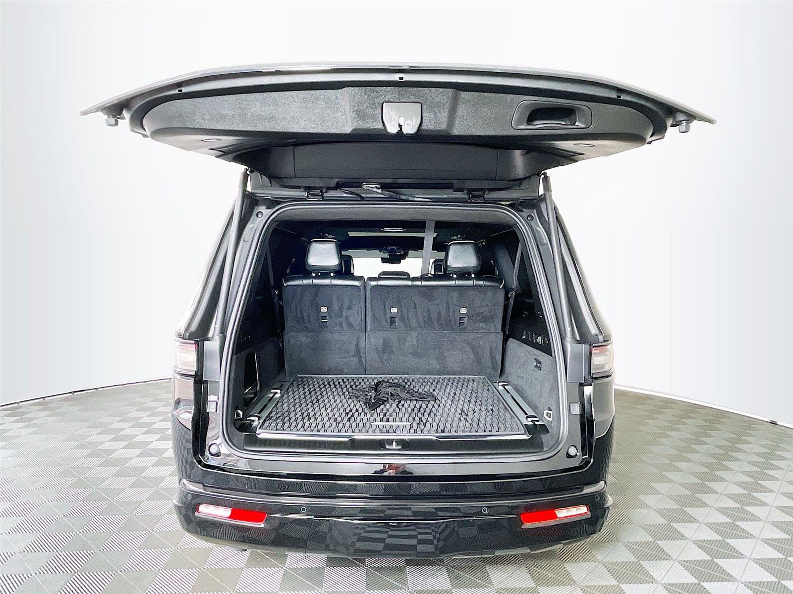 Used 2024 Jeep Grand Wagoneer L Series III w/ Rear Seat Video Group 1 image 31