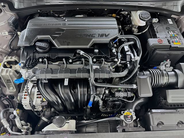 Certified 2025 Hyundai Elantra Sport FWD image 31