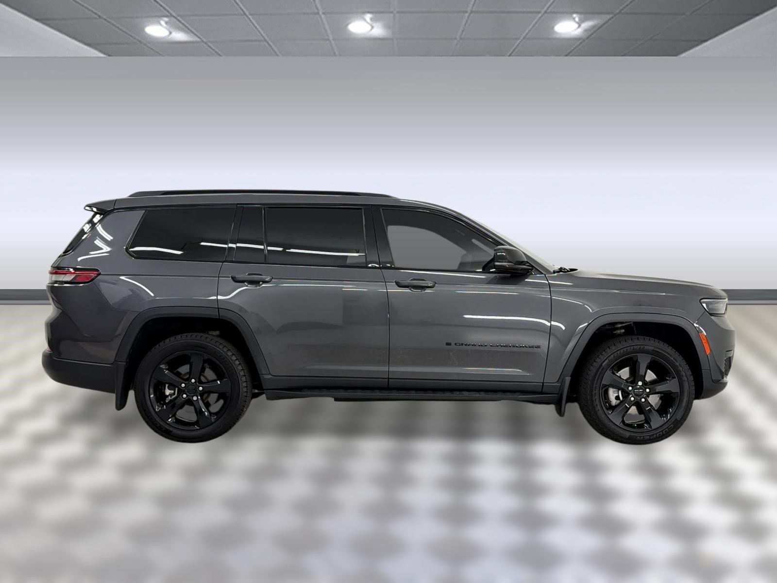 Used 2023 Jeep Grand Cherokee L Laredo AWD/4WD image 8