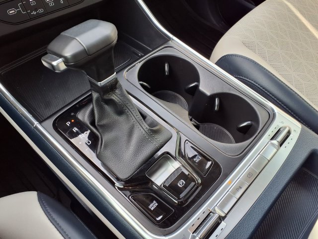 Used 2026 Kia Carnival SX w/ SX Dark Edition Package FWD image 14