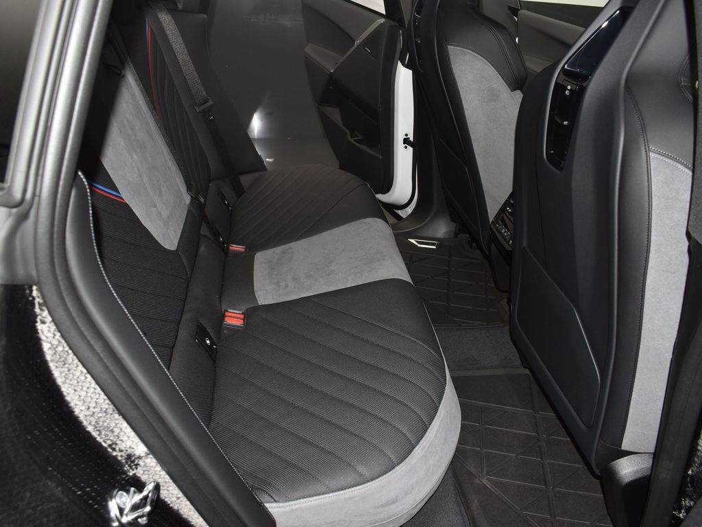 New 2026 BMW iX xDrive60 w/ M Sport Package image 24