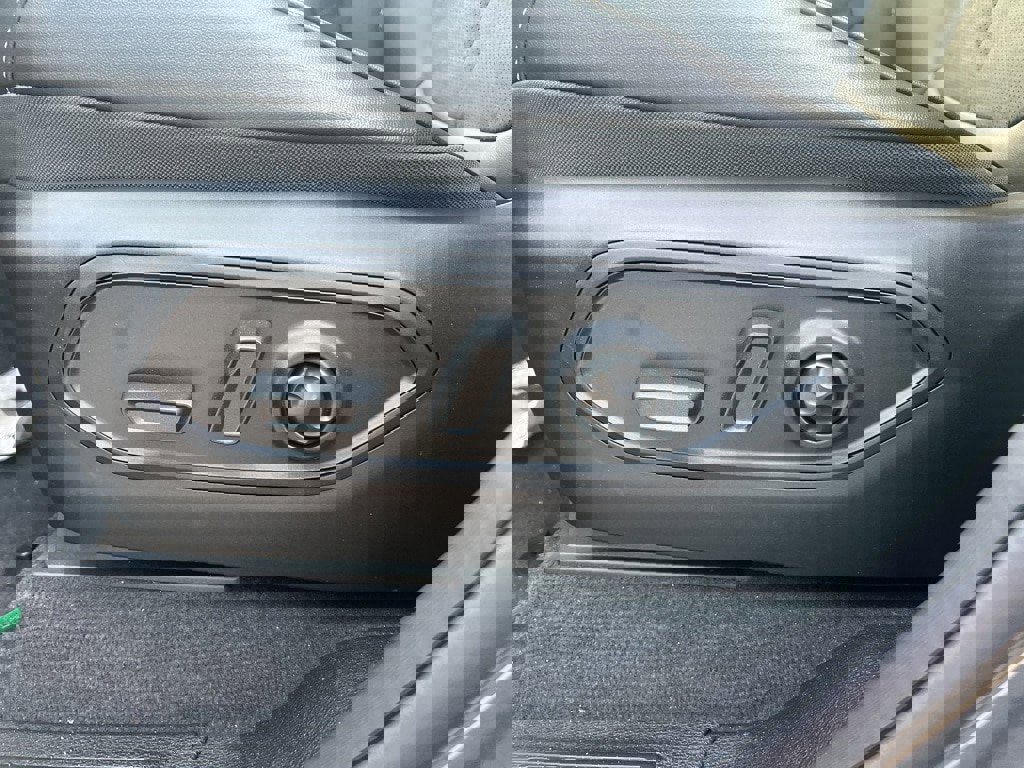 New 2025 Jeep Grand Cherokee Altitude image 21