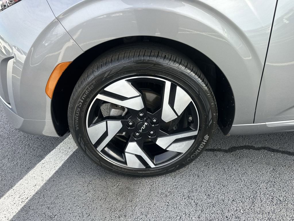 Certified 2025 Kia Soul GT-Line image 10