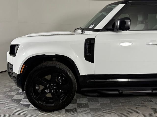 New 2026 Land Rover Defender 110 V8 image 13