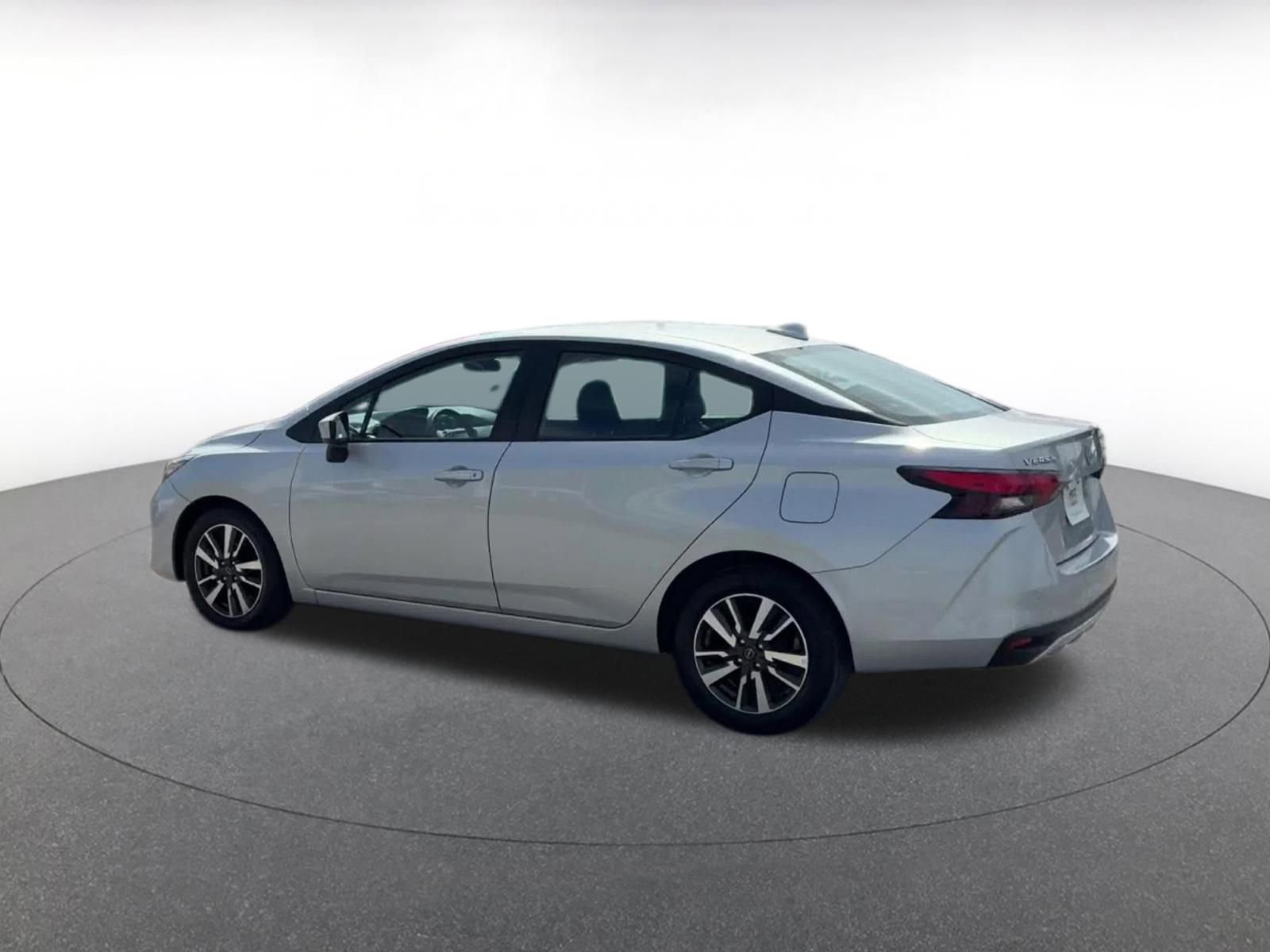 Used 2025 Nissan Versa SV image 10