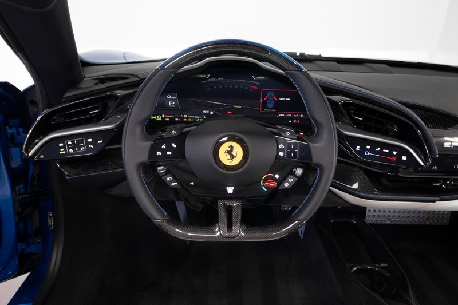 Used 2024 Ferrari SF90 Spider image 33