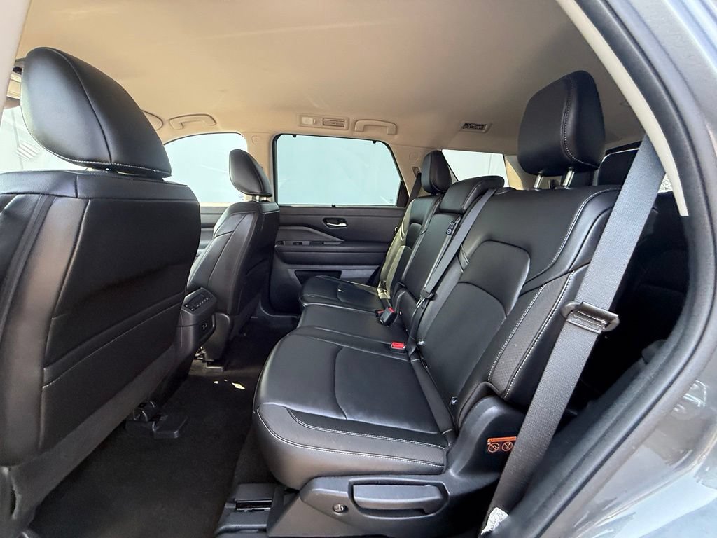 Certified 2025 Nissan Pathfinder SL AWD/4WD image 16