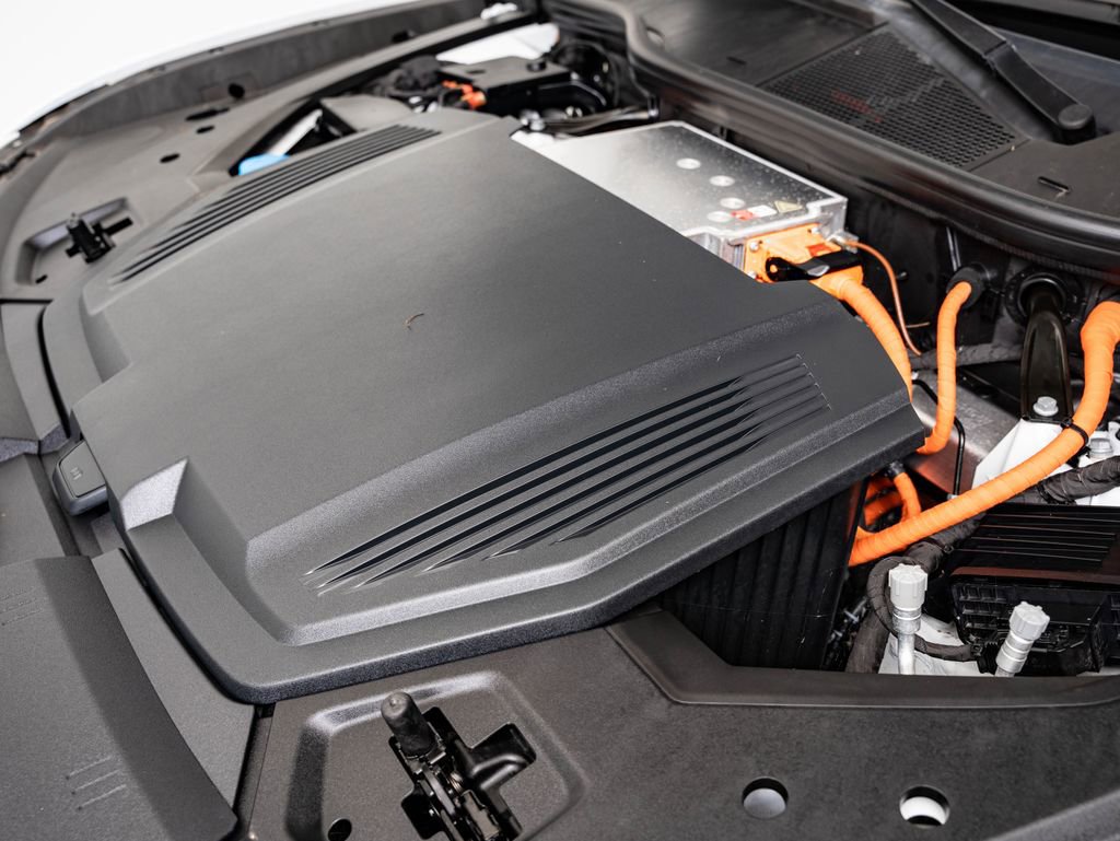 Used 2022 Audi e-tron Premium Plus w/ Premium Plus Package image 47