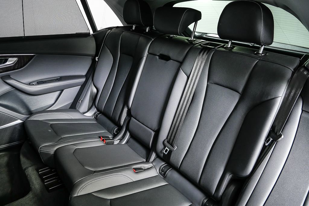 Used 2023 Audi Q8 Prestige w/ Prestige Package image 18