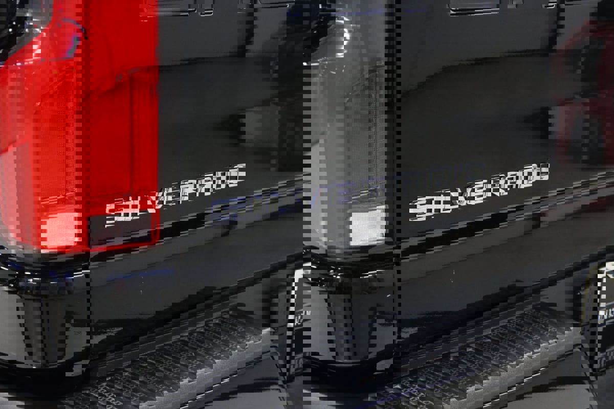 Used 2025 Chevrolet Silverado 2500 High Country w/ Technology Package image 23