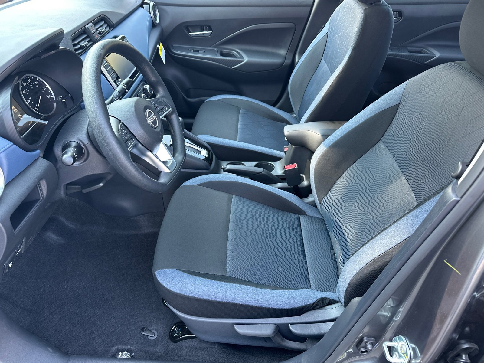 New 2025 Nissan Versa SV w/ Trunk Package image 9