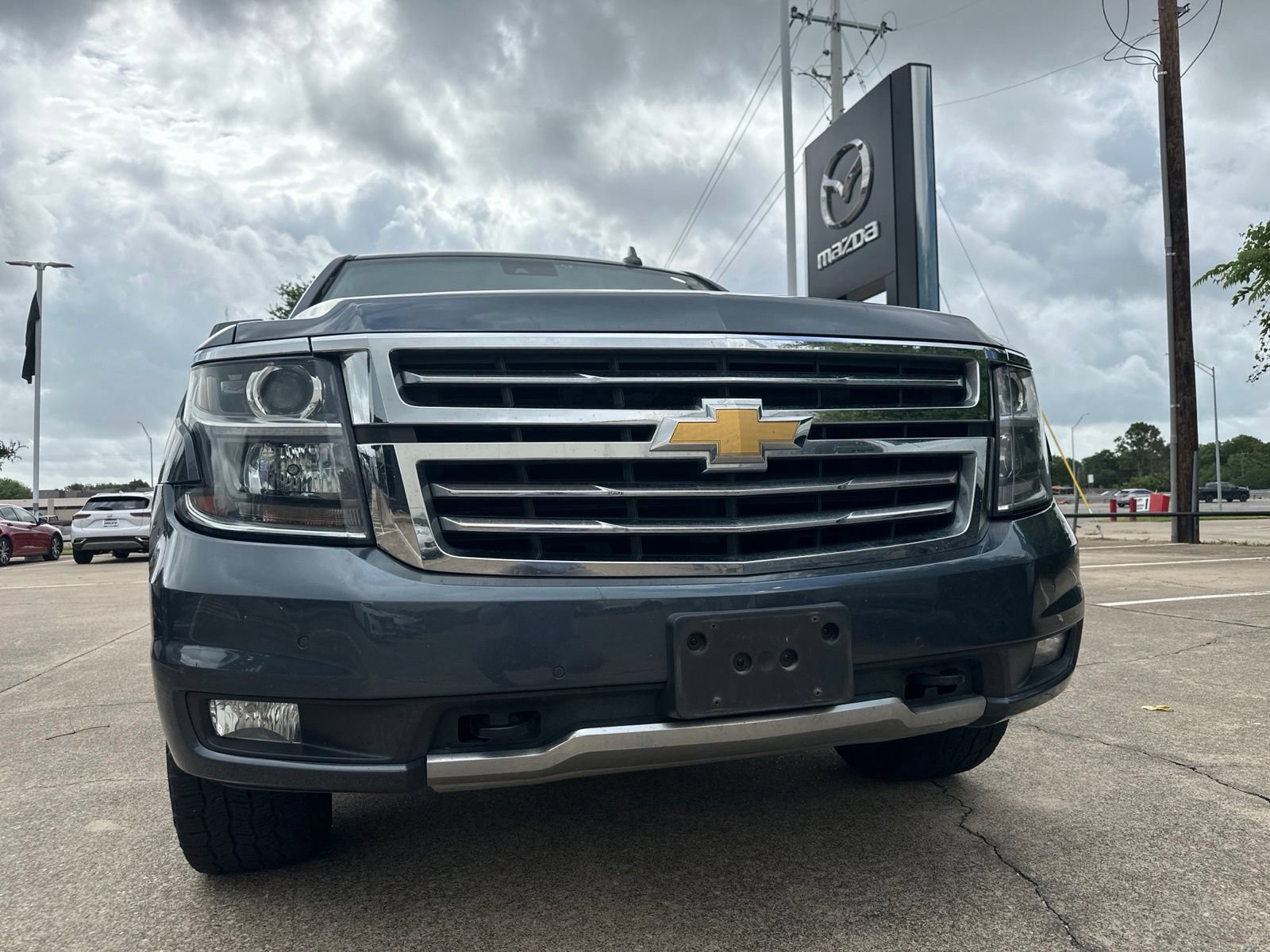 Used 2020 Chevrolet Tahoe LT w/ Luxury Package AWD/4WD image 3