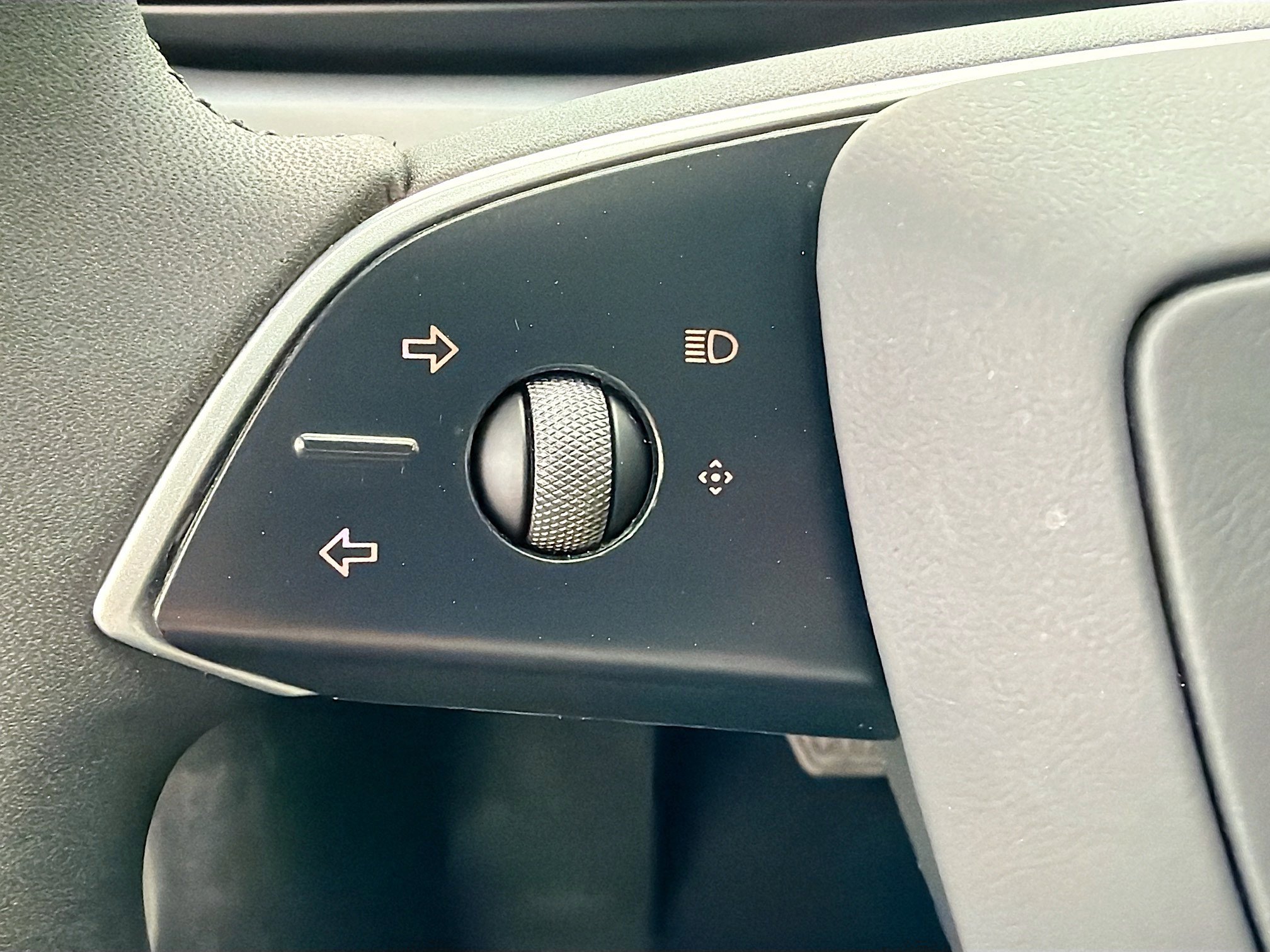 Used 2024 Tesla Model 3 Standard Range image 34