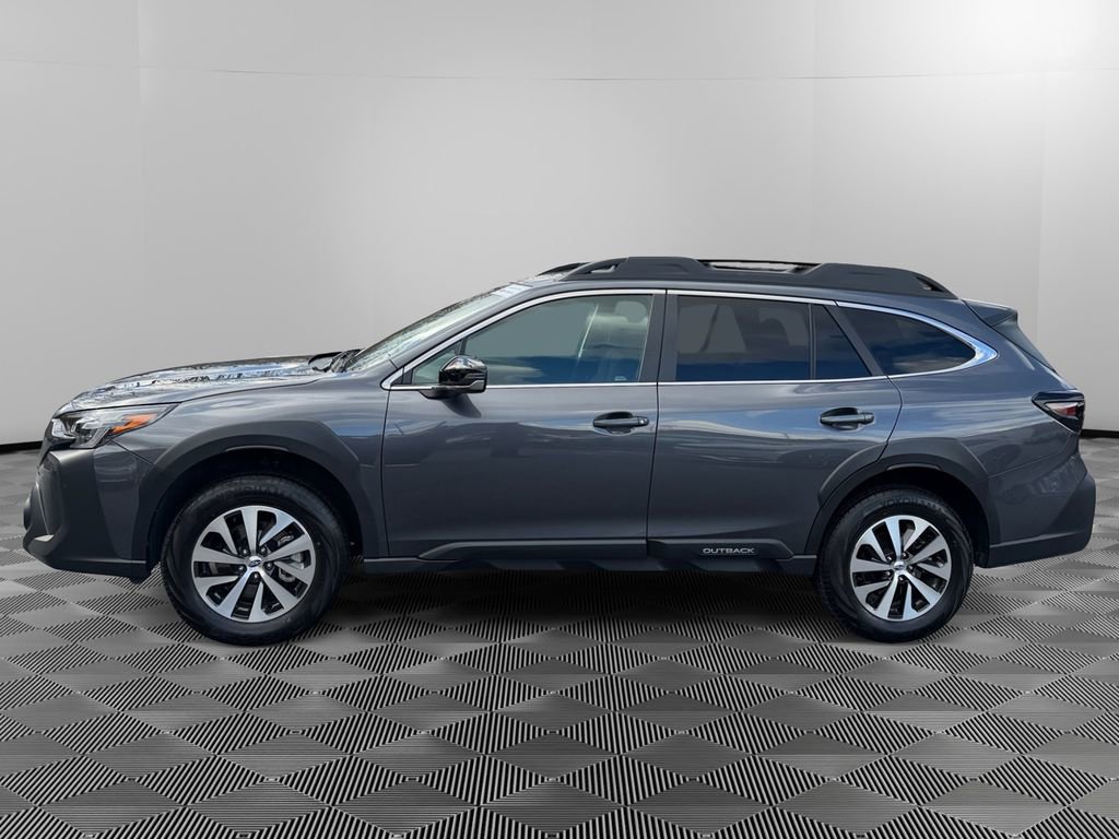 Used 2025 Subaru Outback Premium image 4