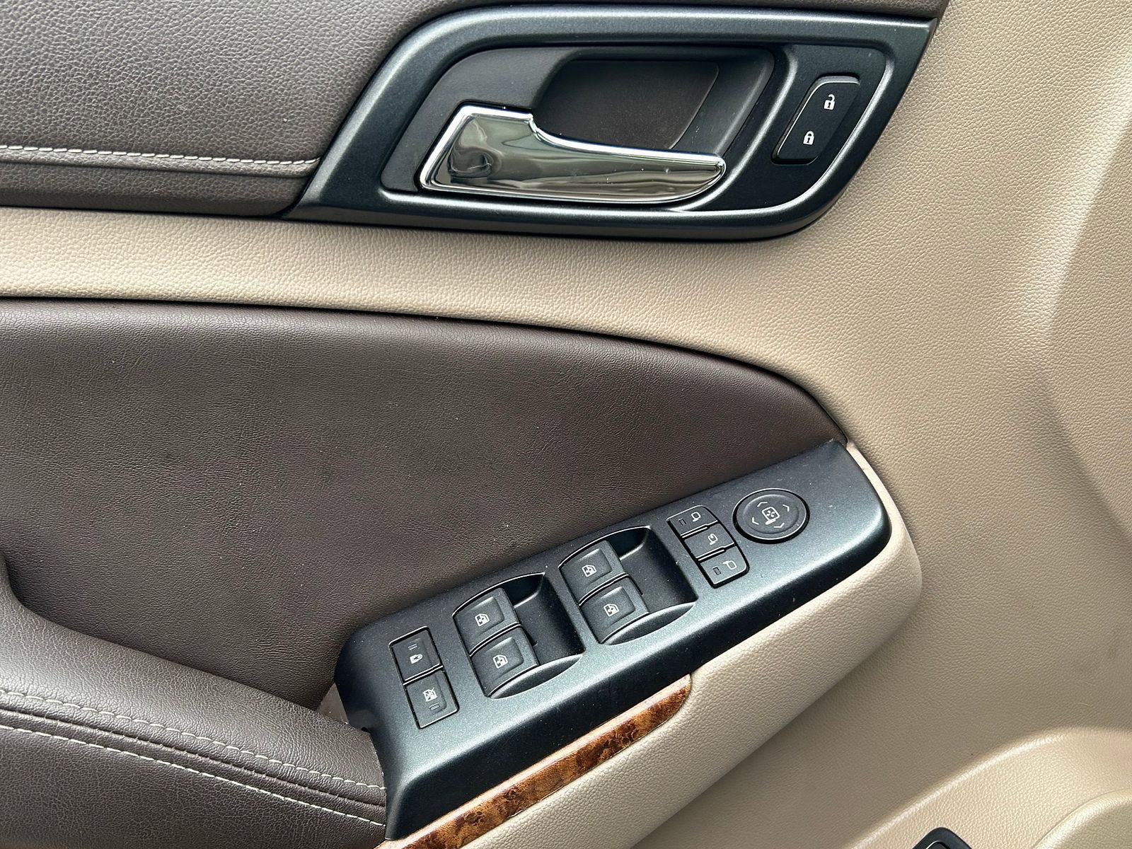 Used 2015 Chevrolet Suburban LTZ w/ Max Trailering Package image 9